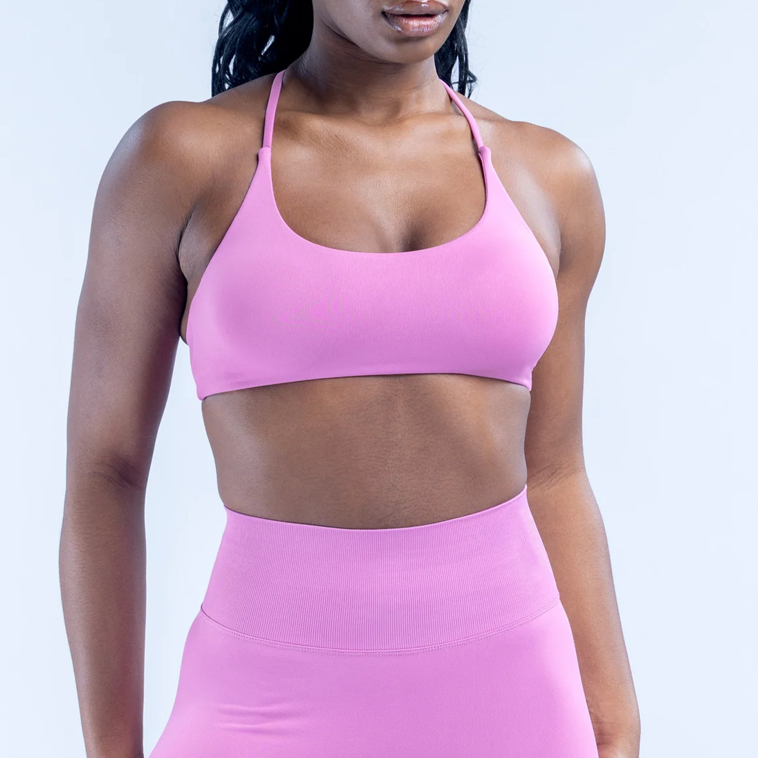 Sports Bra Racerback - ロゴ入りシームレススポーツブラ、クロスギャザリング、細いショルダーストラップ、美背フィットネスヨガトレーニングベスト（女性用）
