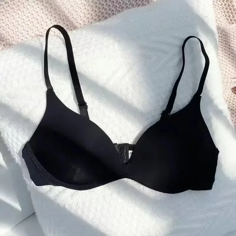 日本製ワンピーススムースガールシームレススモールプッシュアッ - Sleep Bra Bralette のレビューと価格